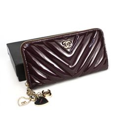 샤넬신상 페이던트 장지갑 와인색