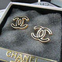 샤넬 귀걸이 신상 블랙