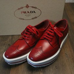 프라다 구두 레드