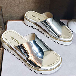 프라다 슬리퍼 실버