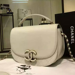 샤넬 토드 크로스백 화이트