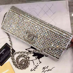 샤넬 클러치 화이트 큐빅