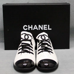 샤넬 cc 로고 슈즈 화이트