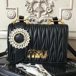 미우미우 가방 5BD067