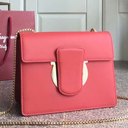 페레가모 체인플랩백 20cm