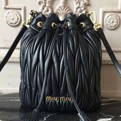 미우미우 마테라세 가죽 버킷백 5BE014