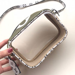 루이 비통  비치 파우치 M67610