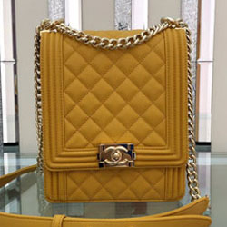 샤넬 플랩 보이백 AS0130