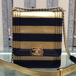 샤넬 플랩 보이백 AS0130