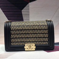  샤넬  플랩 보이백 A67085