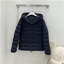 몽클레어  M-89W849