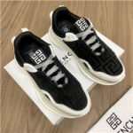지방시 G-784739