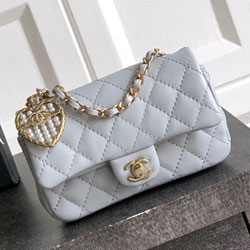 샤넬 플랩 백 AS22083