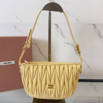 미우미우 숄더백 5NE026